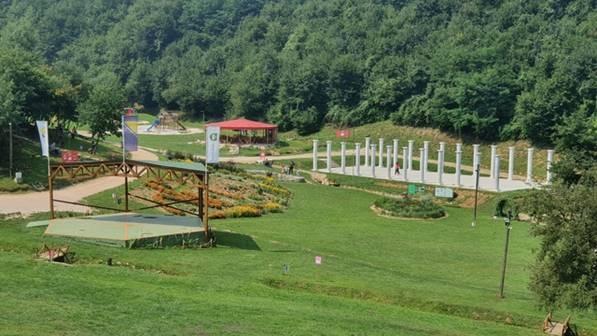 Nedjelja u parku Ravne 2