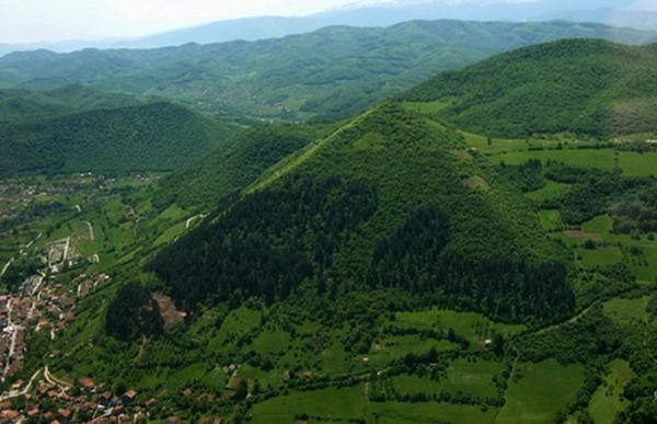 Potpisali ugovor o saradnji na arheološkom istraživanju Bosanske doline piramida