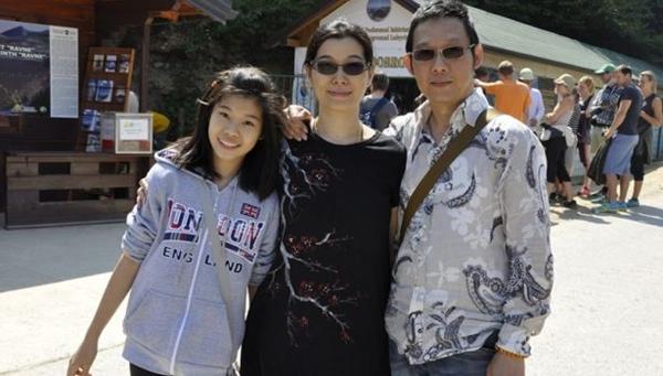 I turisti iz Hong Konga u posjeti bh. piramidama