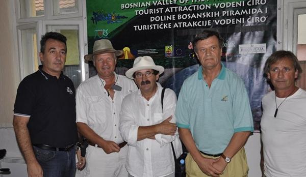 Veliki broj turista i gostiju obilazi bosanske piramide