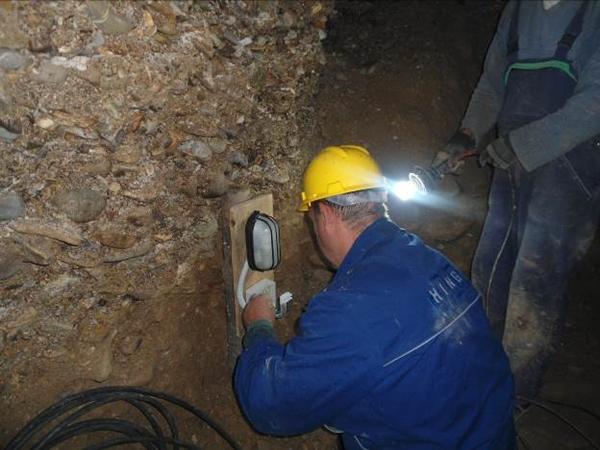 POSTAVLJANJE OSVJETLJENJA U PODZEMNIM TUNELIMA