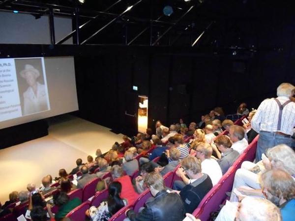 OVACIJE PREPUNIH DVORANA U SHAGENU I GRONINGENU ZA BOSANSKE PIRAMIDE