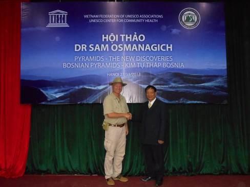 UNESCO SRDAČNO DOČEKAO DR. OSMANAGIĆA U VIJETNAMU