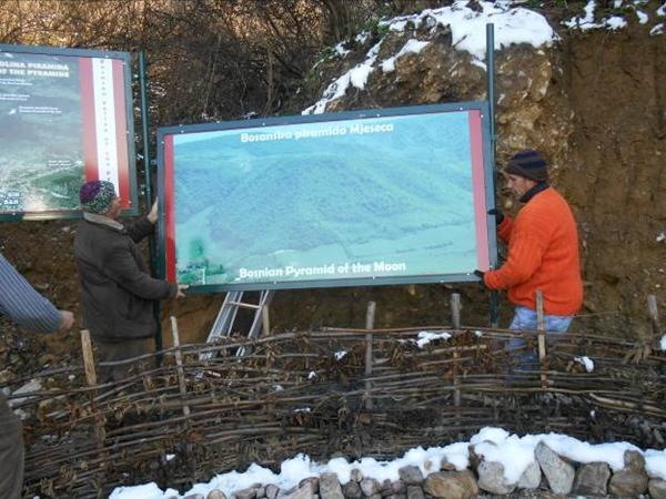 NOVI BILLBOARDI ISPRED PODZEMNOG LABIRINTA RAVNE