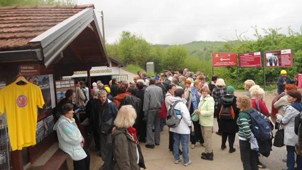 BOSANSKE PIRAMIDE I OVE GODINE MAGNET ZA TURISTE