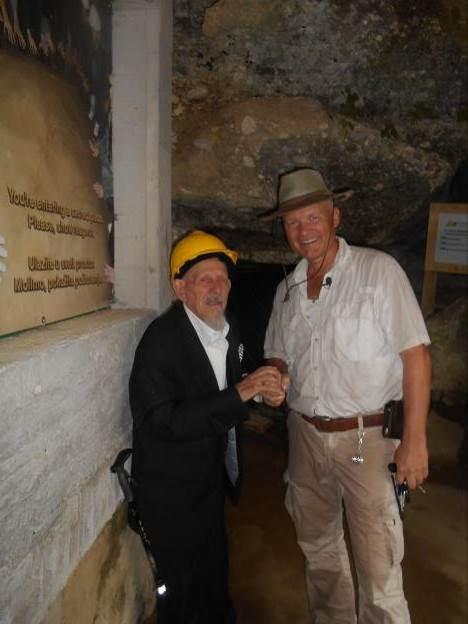 DEVEDESETDVOGODIŠNJI ISMET U POSJETI PODZEMNIM TUNELIMA