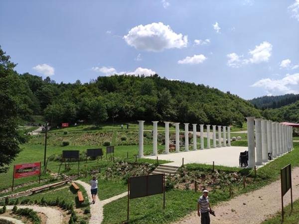 BORILAČKI SPEKTAKL U BOSANSKOJ DOLINI PIRAMIDA