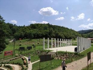 MARTIAL SPECTACLE IN THE BOSNIAN PYRAMID VALLEY