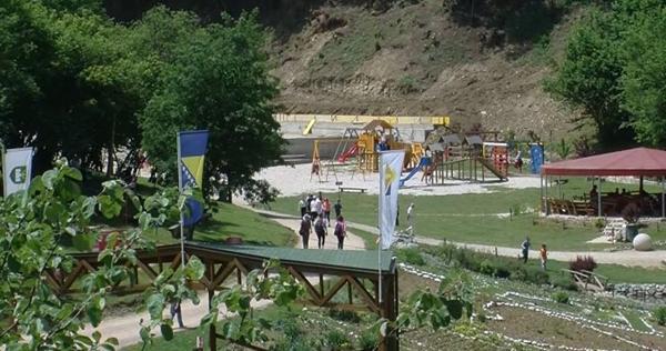 DJEČIJE STAZE VODE OD IGRE DO SLOBODE: PROŠIRENO DJEČIJE IGRALIŠTE U PARKU RAVNE 2