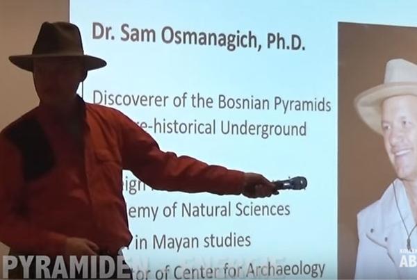 PYRAMIDEN ENERGIE (2016) mit Live-Übersetzung