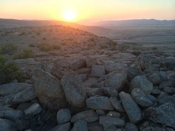PRIMLJENA PORUKA PRED ZALAZAK SUNCA U PUSTINJI NEGEV