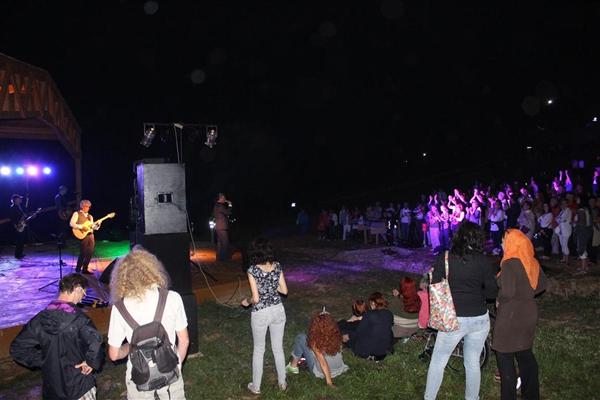 FOTO: Koncertom Gorana Karana i prijatelja otvoren prvi Turističko-arheološki park u Visokom