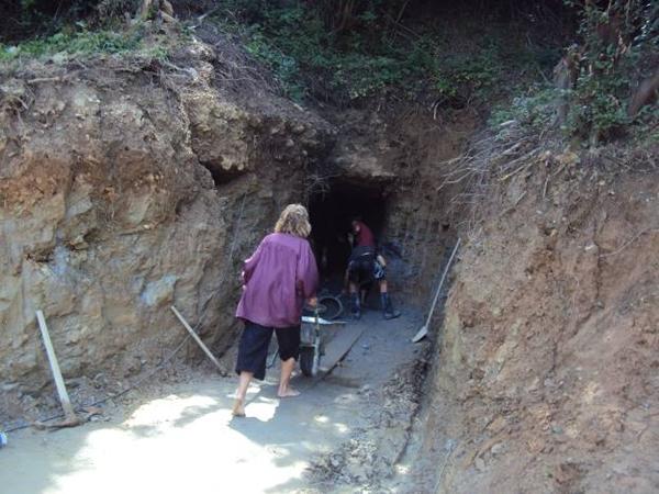 VOLONTERI FONDACIJE OTKRILI TUNELE U “ZVONIKU”