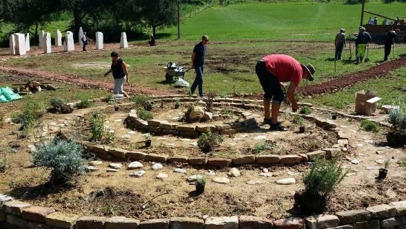 SPIRALNI BOTANIČKI VRT S LJEKOVITIM BILJEM U PARKU “RAVNE 2”