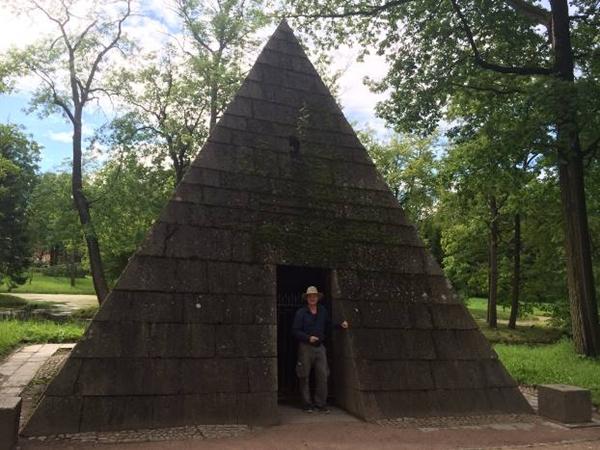 Piramida u St. Petersburgu