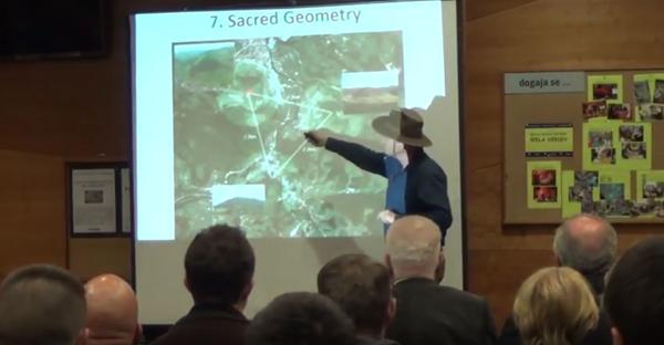 BOSANSKE PIRAMIDE: PREDAVANJE DR. SEMIRA OSMANAGICA U VELENJU