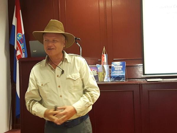 Osmanagić vezao kninsku publiku za stolice više od dva sata: Maestralno predavanje bosanskohercegovačkog istraživača