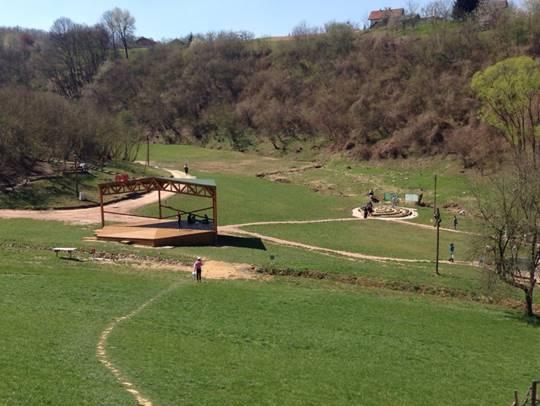 ARHEOLOŠKO – TURISTIČKI PARK „RAVNE 2“ VRAĆA NEKADAŠNJI SJAJ KOMPLETNOM IZLETIŠTU RAVNE