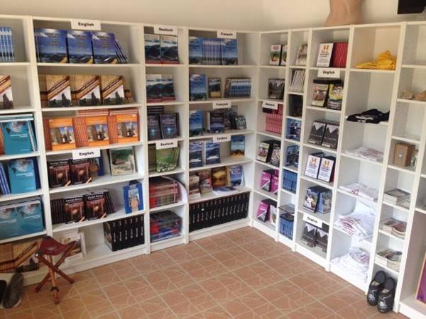 BOGATA PONUDA SOUVENIR SHOPA SVAKIM DANOM SVE VEĆA