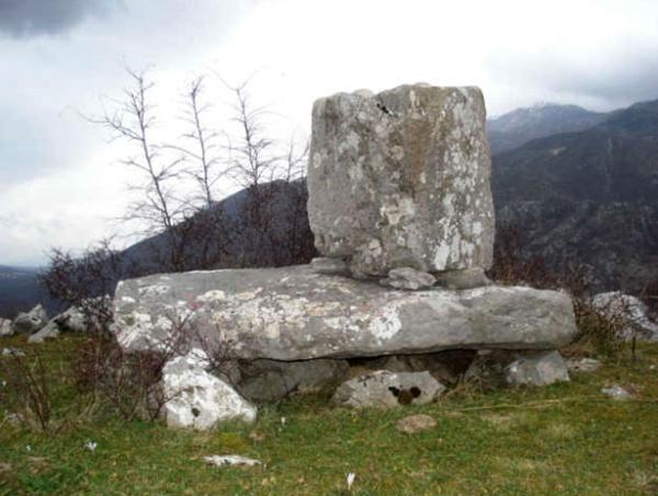 KULTNA GRADINA GRADAC-RASTOVAC