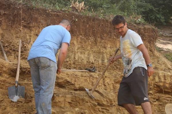 RIJETKO ZAPNE, ALI KADA SE POJAVI BILO KAKAV PROBLEM, AJDIN USKAČE