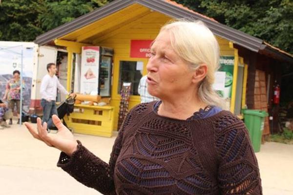 AFTER BRINGING NUMEROUS GUEST FROM SLOVENIA, IRENA JARC DECIDED TO HELP THE PROJECT IN VISOKO BY VOLUNTEERING