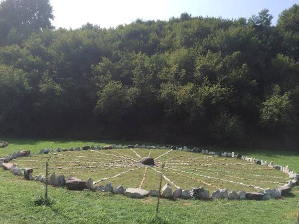 SUNCE I OSMICA: NOVE KAMENE INSTALACIJE U PARKU “RAVNE 2”