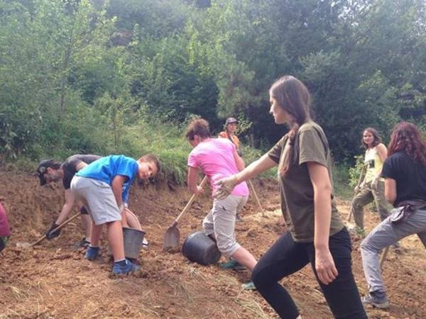 THE SIXTH TURN OF VOLUNTEERS EMPLOYED ON THE EXCAVATION OF THE NEWLY OPEN PROBE NO. 6