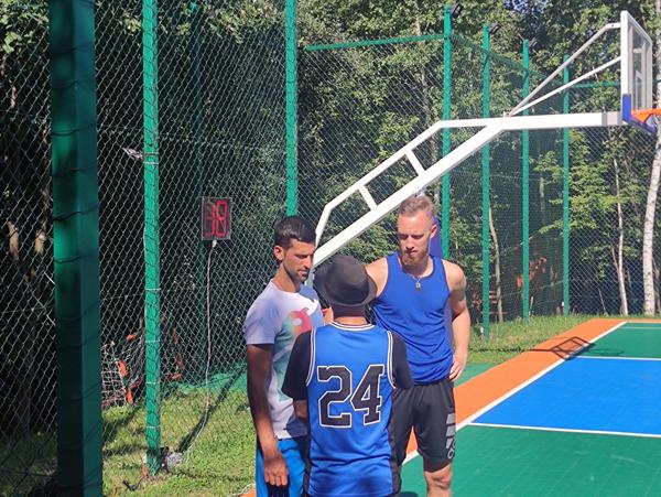 Džanan Musa nakon potpisa za Real Madrid u parku Ravne na turniru “NBA zvijezde za djecu bez roditelja”