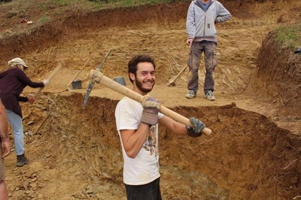 MLADI BOSANAC IZ NJEMAČKE VEĆ MJESEC DANA VOLONTIRA NA BOSANSKIM PIRAMIDAMA I TUNELIMA