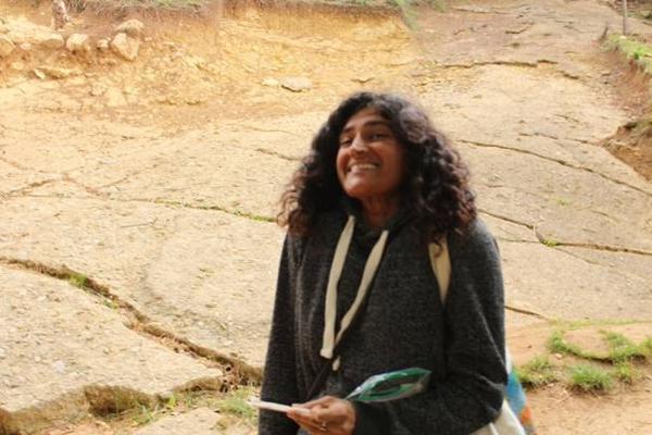 AMERICAN MONICA CARVEL FROM CALIFORNIA CAME TO VOLUNTEER TO THE BOSNIAN VALLEY OF THE PYRAMIDS