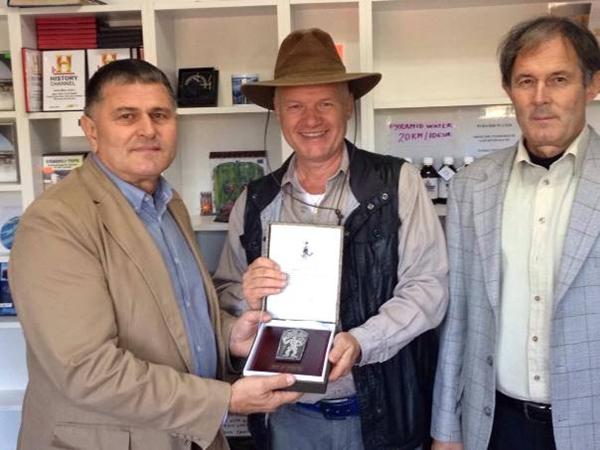 GENERALI OSTERMAN I JELEČ U POSJETI BOSANSKOJ DOLINI PIRAMIDA