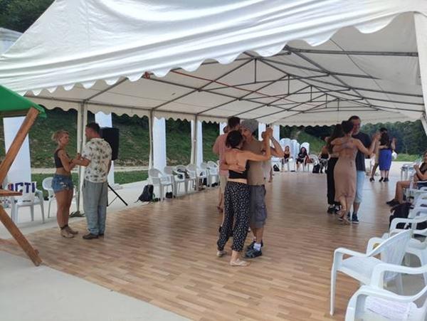 SUMMER TANGO RETREAT FESTIVAL DRUGU GODINU ZAREDOM U PARKU „RAVNE 2“