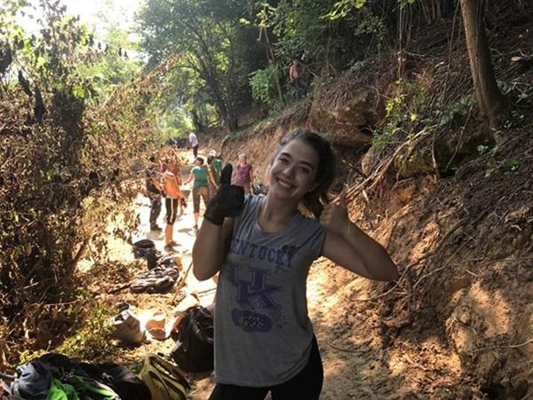 EMINA MURATOVIĆ IZ SENT LOUISA IMA 17 GODINA I DRUGU GODINU ZAREDOM VOLONTIRA U VISOKOM