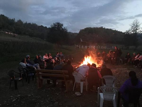 Foundation Guides, Supporters and Employees Mark the End of the Main Tourism Season Around a Campfire