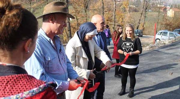SVEČANO PUŠTENI U PROMET PRISTUPNI PUTEVI I NOVI PARKINZI U KOMPLEKSU RAVNE