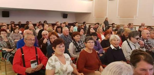 PUNA DVORANA U SEVNICI I NAČELNIK TOPLO DOČEKALI DR. OSMANAGIĆA