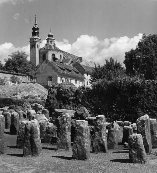 KAKO JE SOCIJALISTIČKA SLOVENIJA UNIŠTILA SJAJNU PRAHISTORIJSKU MEGALITNU LOKACIJU U SLOVENIJI I NAPRAVILA SUPERMARKET
