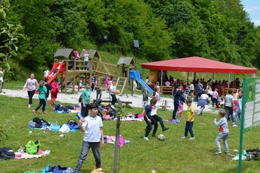 KOMPLETNA OSNOVNA ŠKOLA „ISAK SAMOKOVLIJA“ PROVELA NEZABORAVAN DAN U KOMPLEKSU „RAVNE 2“