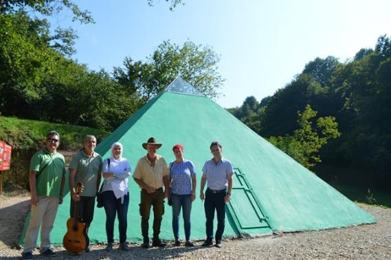 SVEČANO OTVORENA ZELENA KRISTALNA PIRAMIDA U PARKU „RAVNE 2“