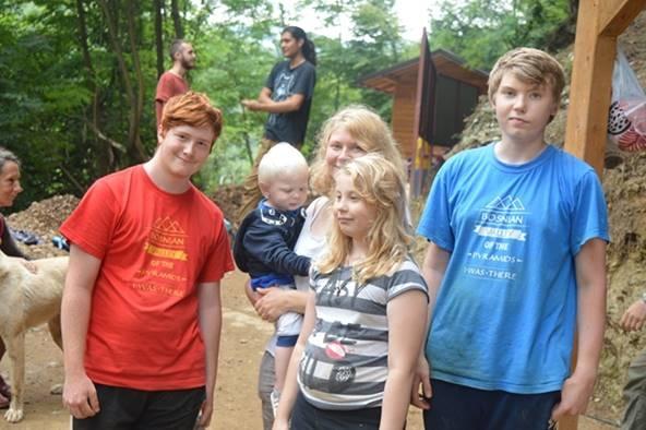 NJEMICA ANNEROSE LAMPRECHT U VISOKO NA VOLONTIRANJE STIGLA S TROJE DJECE