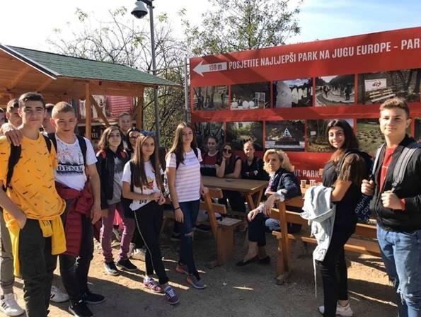 VISOČKI UČENICI, TURISTIČKI TEHNIČARI, POSJETILI KOMPLEKS RAVNE