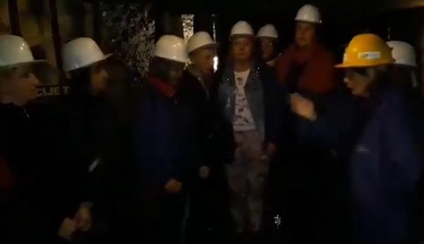 Hor sa Hvara pjeva u Tunelu Ravne