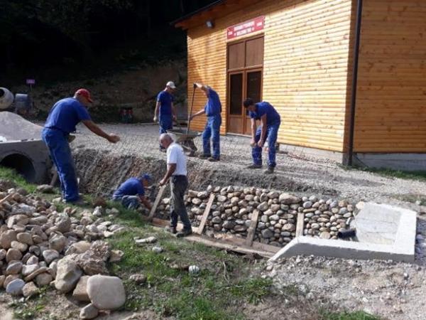 OBIMNI JESENJI RADOVI NA ODRŽAVANJU I UNAPRIJEĐENJU PARKA ‘RAVNE 2’