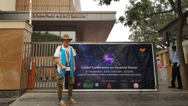 INDIJA: DR. OSMANAGIĆ NA GLOBALNOJ KONFERENCIJI O ENERGIJI PIRAMIDA