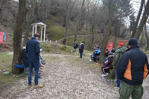 POLAZNICI ŠKOLE ZA VODIČE NA OBUCI U PARKU „RAVNE 2“