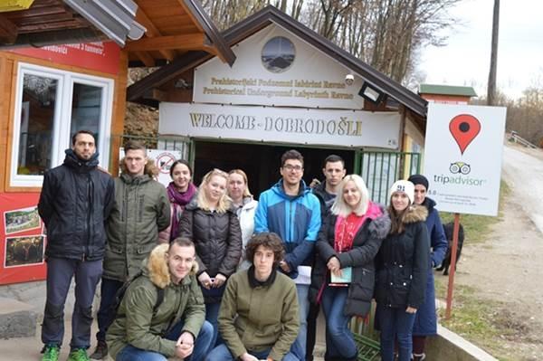 IZA POLAZNIKA OVOGODIŠNJE ŠKOLE ZA VODIČE MJESEC DANA VRIJEDNOG RADA