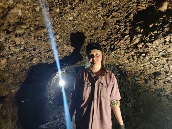 VOLONTERKA MIA SKON SPREMA PRIČU O BOSANSKIM PIRAMIDAMA ZA FINSKE MEDIJE