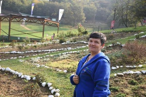 VRIJEDNA SABIRA BRINE O CVIJETNI POVRŠINAMA U PARKU „RAVNE 2“