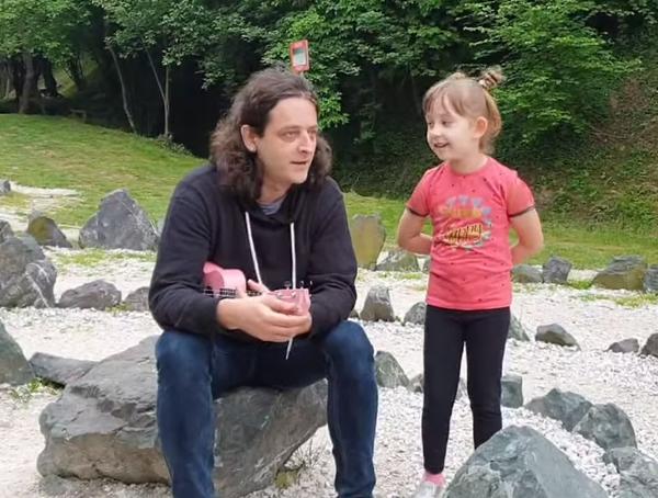 Tata i Kira, raspjevana lektira